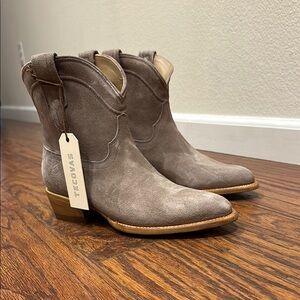Tecovas Suede Ankle Boots - Taupe